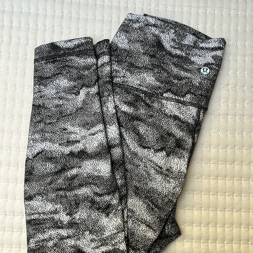 Lululemon size 10 leggings